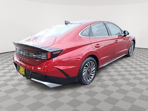 2025 Hyundai SONATA Hybrid Limited