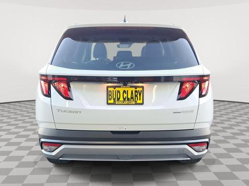 2026 Hyundai TUCSON Hybrid 