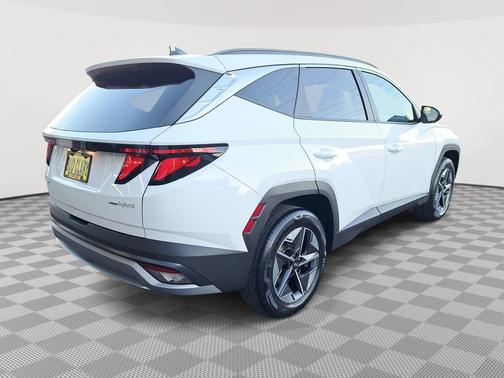 2026 Hyundai TUCSON Hybrid 