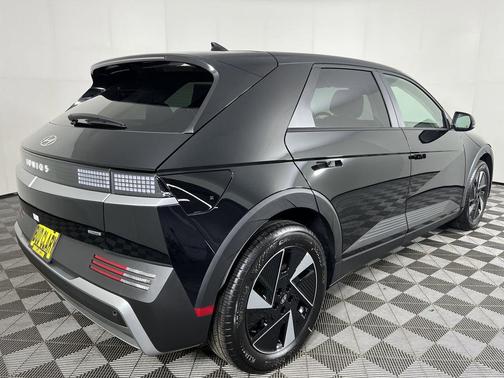 2025 Hyundai IONIQ 5 SE