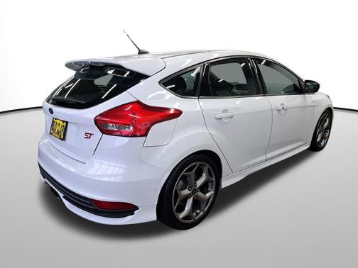2018 Ford Focus ST Base