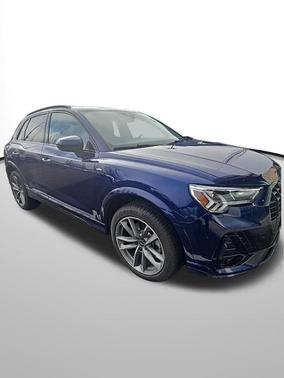 Navarra Blue Metallic 2023 Audi Q3 45 S line Premium