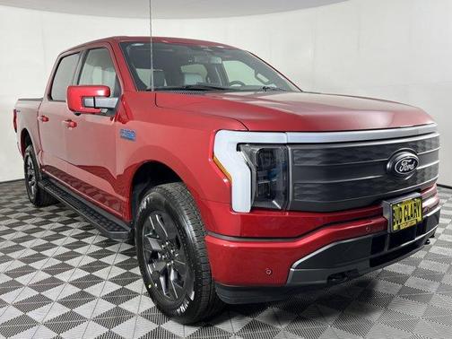 2025 Ford F-150 Lightning LARIAT