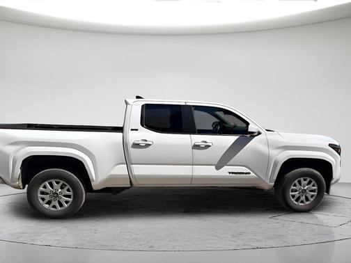 Ice 2025 Toyota Tacoma SR5