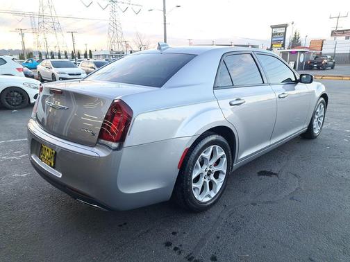 2018 Chrysler 300 S