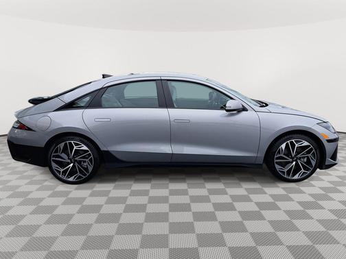 2025 Hyundai IONIQ 6 SEL