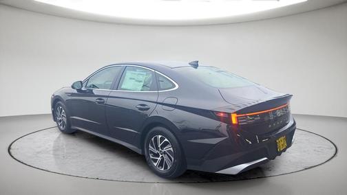 Carbon Blue 2026 Hyundai SONATA Hybrid Blue