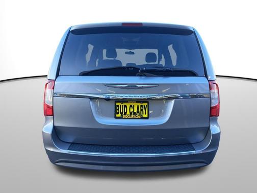 2016 Chrysler Town & Country Touring-L