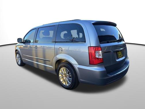2016 Chrysler Town & Country Touring-L