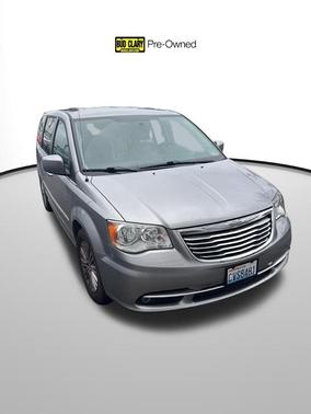 2016 Chrysler Town & Country Touring-L