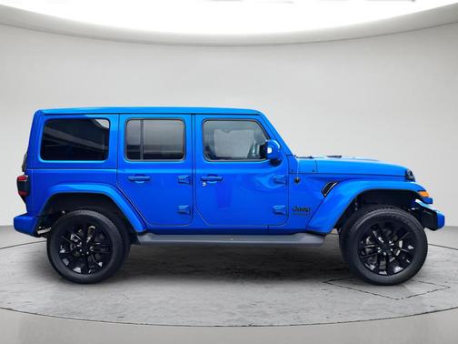 Hydro Blue Pearl 2022 Jeep Wrangler Unlimited Sahara