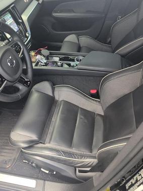Onyx Black Metallic 2024 Volvo S60 B5 Plus Black Edition