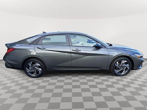 2025 Hyundai ELANTRA HEV SEL Sport