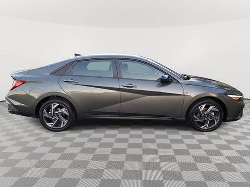 2025 Hyundai ELANTRA HEV SEL Sport