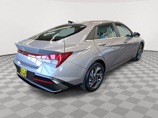 2025 Hyundai ELANTRA HEV Limited