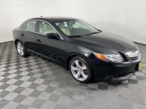 2013 Acura ILX 2.0L w/Premium Package