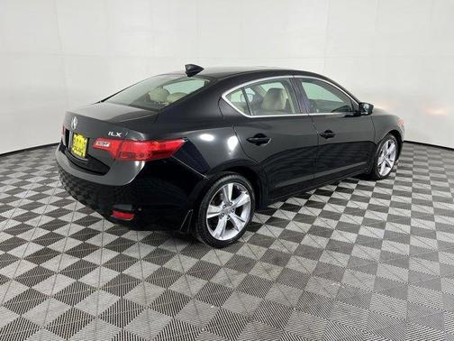 2013 Acura ILX 2.0L w/Premium Package