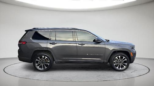 Metallic 2021 Jeep Grand Cherokee L Overland