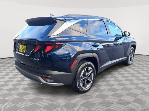 2026 Hyundai TUCSON Hybrid 