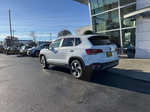 2024 Volkswagen Taos 1.5T SE