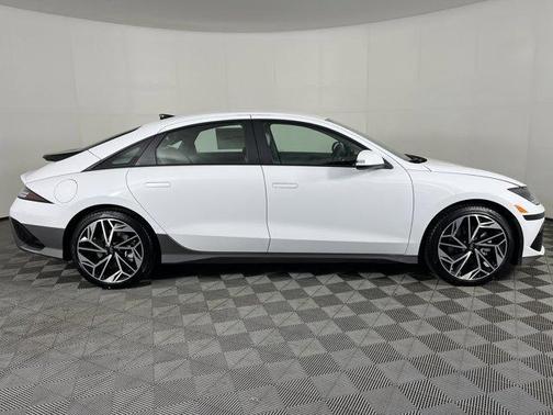 2025 Hyundai IONIQ 6 SEL