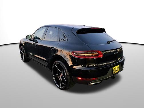2018 Porsche Macan Base