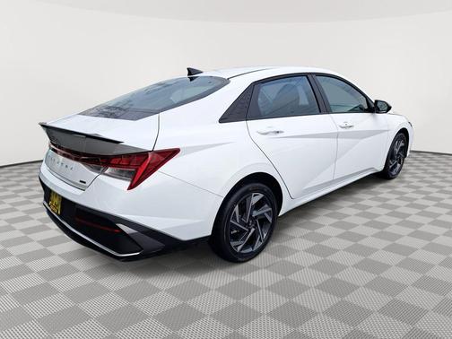 2025 Hyundai ELANTRA HEV SEL Sport