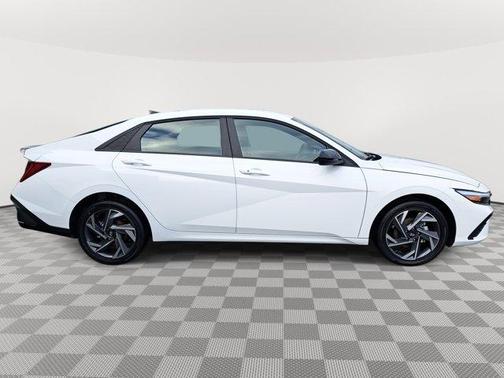 2025 Hyundai ELANTRA HEV SEL Sport