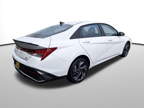 2025 Hyundai ELANTRA HEV SEL Sport