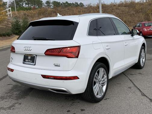 Photo 4 of 27 of 2018 Audi Q5 2.0T Premium Plus