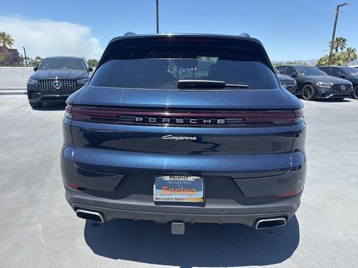Algarve Blue Metallic 2024 Porsche Cayenne Cayenne