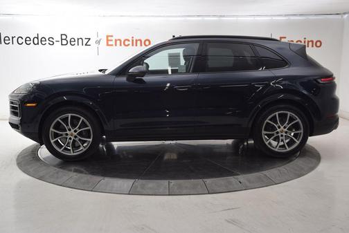 Algarve Blue Metallic 2024 Porsche Cayenne Cayenne