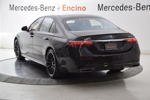 Graphite Gray Metallic 2023 Mercedes-Benz S-Class 4MATIC