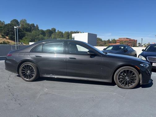 Graphite Gray Metallic 2023 Mercedes-Benz S-Class 4MATIC