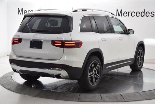Polar White 2026 Mercedes-Benz GLB 250 4MATIC