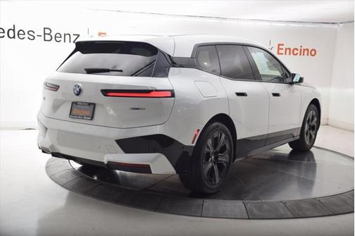 2025 BMW iX xDrive50