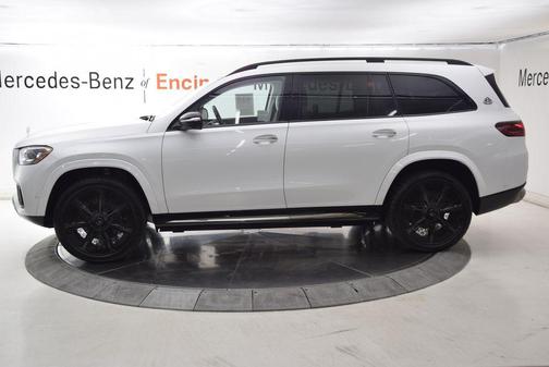 MANUFAKTUR Moonlight White Metallic 2026 Mercedes-Benz Maybach GLS 600 4MATIC