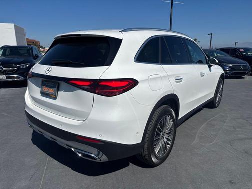 Polar White 2026 Mercedes-Benz GLC 300 Base