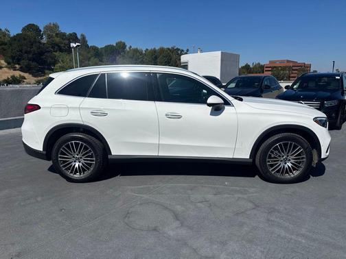 Polar White 2026 Mercedes-Benz GLC 300 Base