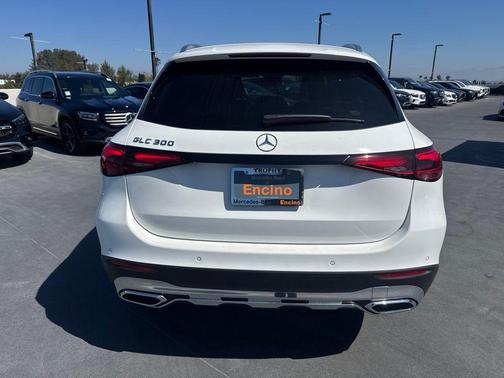 Polar White 2026 Mercedes-Benz GLC 300 Base