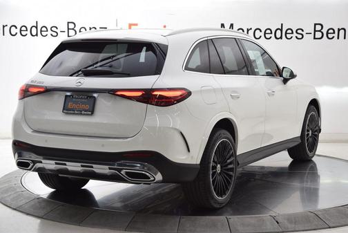 Polar White 2026 Mercedes-Benz GLC 300 Base