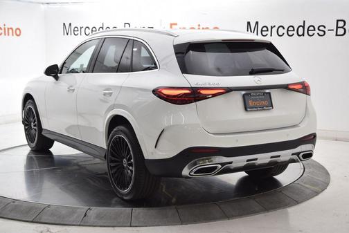 Polar White 2026 Mercedes-Benz GLC 300 Base