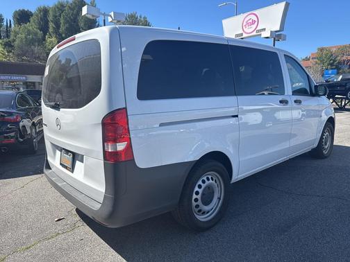 2023 Mercedes-Benz Metris Base