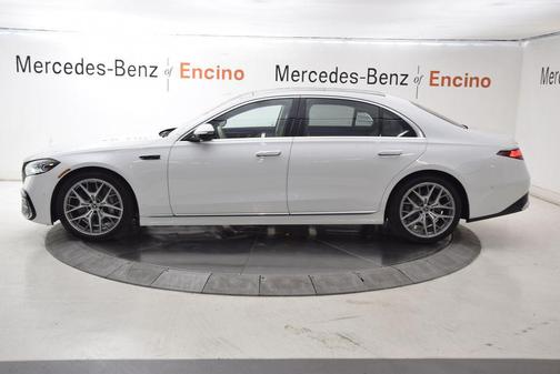 Moonlight White 2027 Mercedes-Benz S-Class S 580e 4MATIC