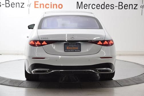 Moonlight White 2027 Mercedes-Benz S-Class S 580e 4MATIC