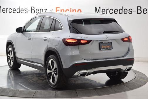 Cirrus Silver Metallic 2026 Mercedes-Benz GLA 250 4MATIC