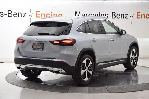 Cirrus Silver Metallic 2026 Mercedes-Benz GLA 250 4MATIC