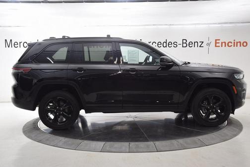 2025 Jeep Grand Cherokee Altitude