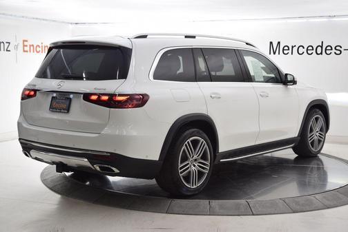 Polar White 2026 Mercedes-Benz GLS 450 4MATIC