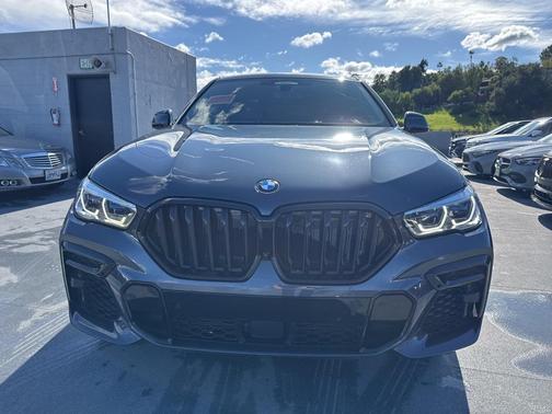 2022 BMW X6 M50i